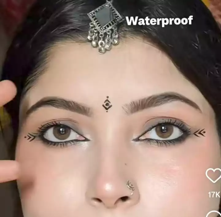 10 Viral Bindi Design in Navratri to Try for Navratri Look