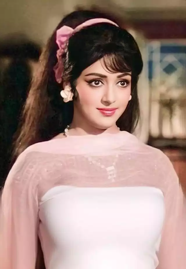 7 Eye Makeup from 70's Bollywood Era that GenZ girl will love!!
