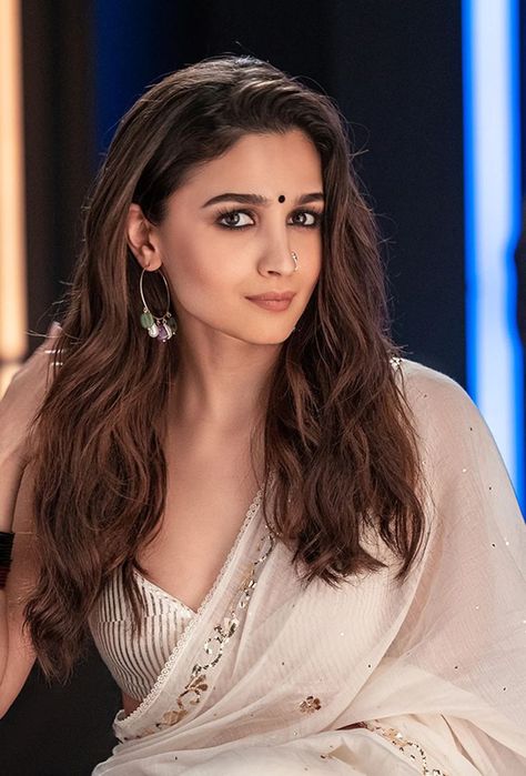 15 Alia Bhatt Hairstyles ideas to Try for Next Wedding event