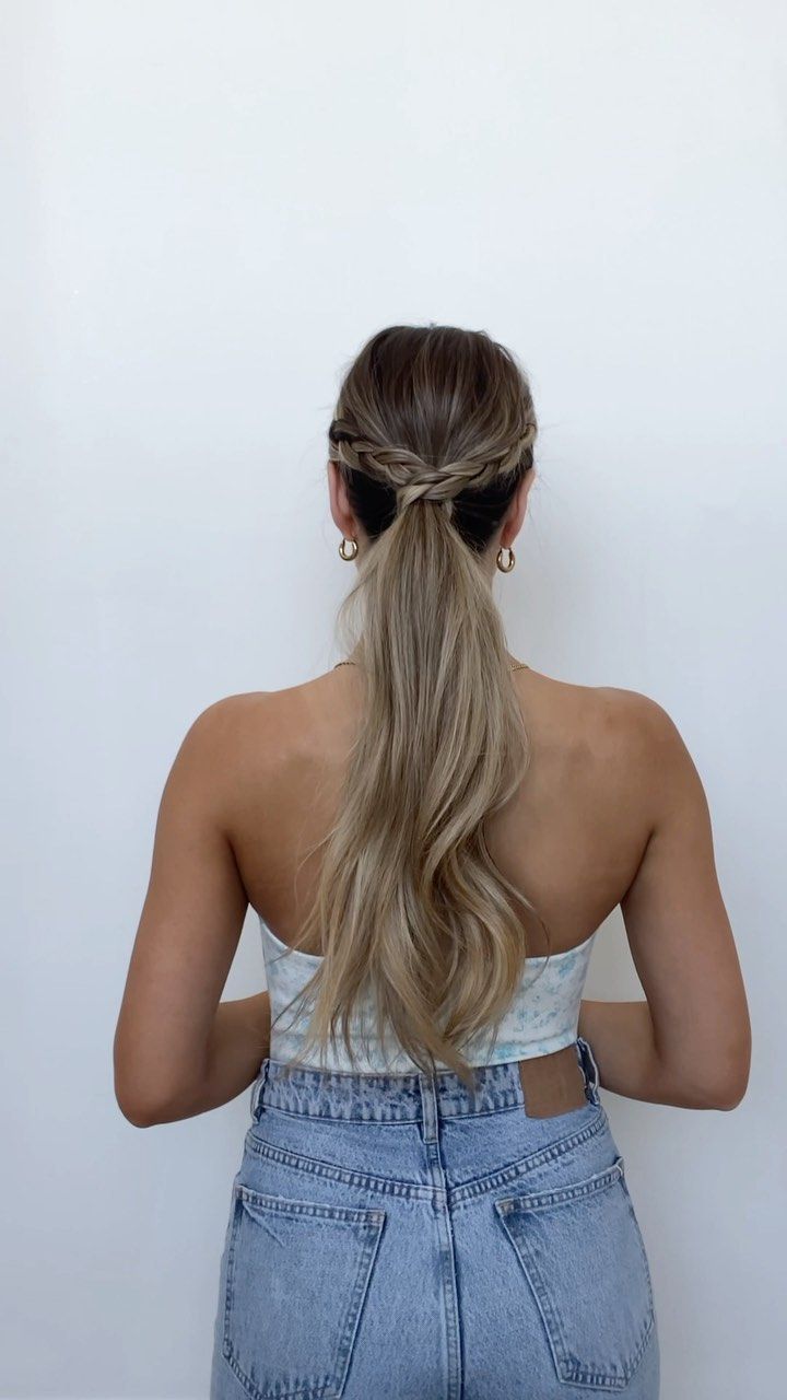 Ready for college? Try these Hairstyle on Jeans and Tops