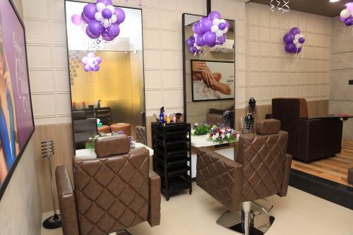 Naturals beauty parlour and Unisex Salon