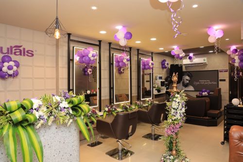 Naturals beauty parlour and Unisex Salon