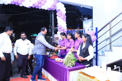 Naturals beauty parlour and Unisex Salon