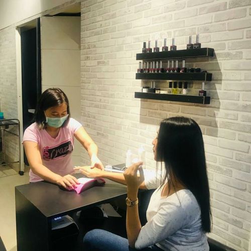 Salon Essence