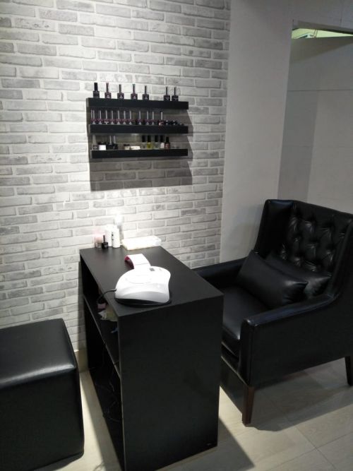 Salon Essence