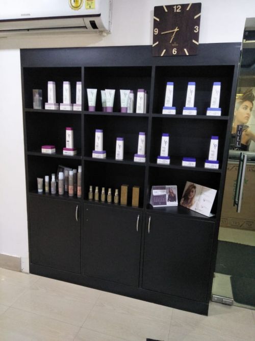 Salon Essence