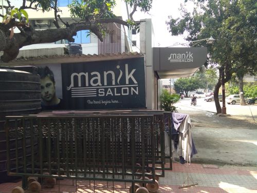 MANIK SALOON