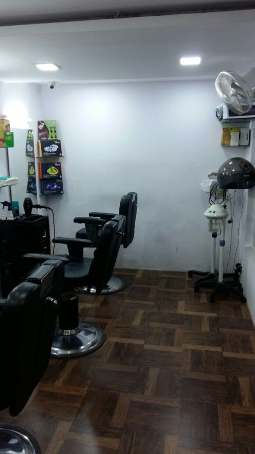MANIK SALOON