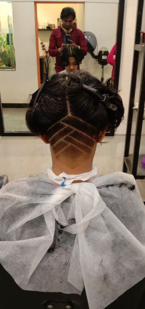Cuts & Curls Gents Hair Style