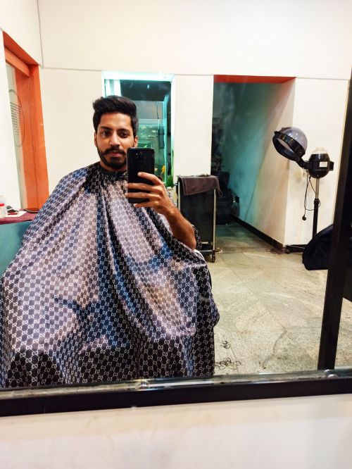Cuts & Curls Gents Hair Style