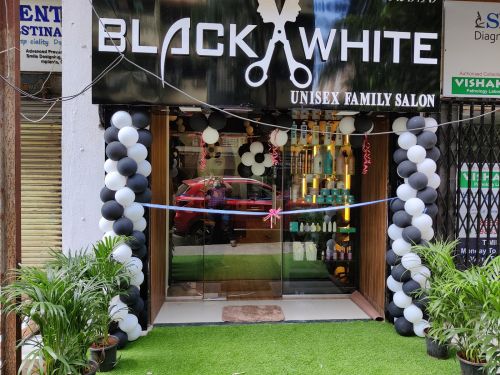 Black &a White Salon