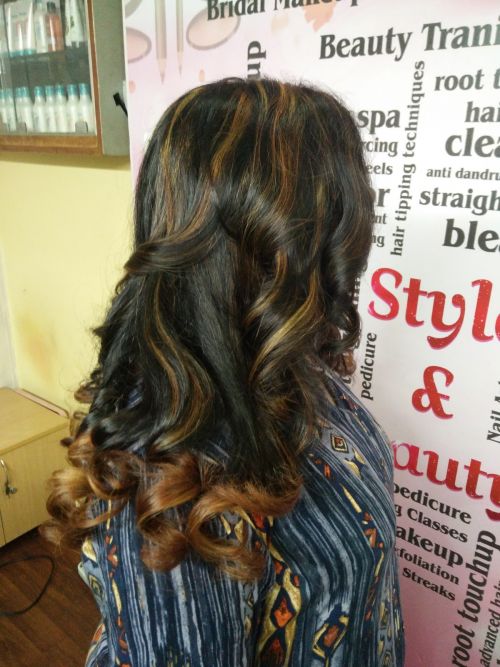 Padmashri Beauty Saloon