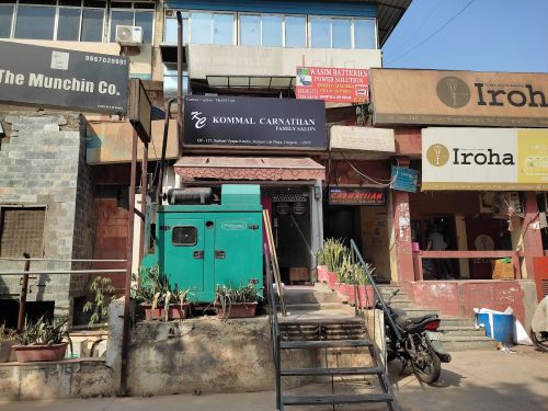 KOMMAL CARNATIIAN UNISEX SALON & SPA