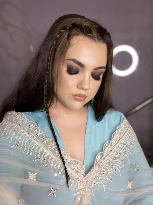 Real essence salon