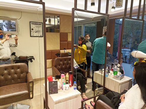 Hair We R Studio