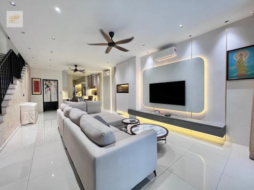 LA SARA UNISEX SALON AND MAKE-UP STUDIO