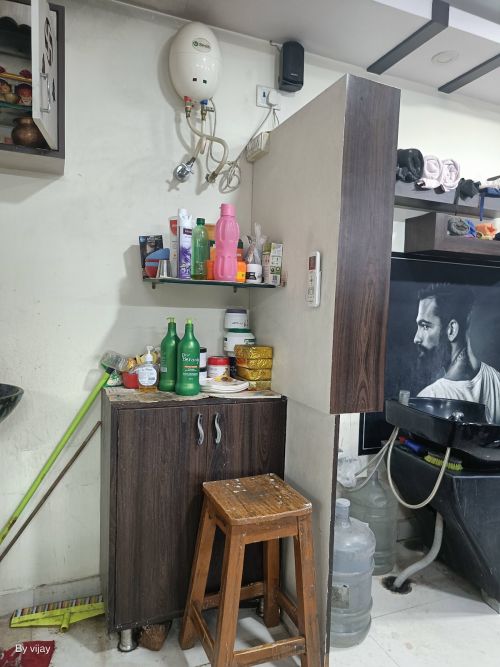 Cut N Curls Salon