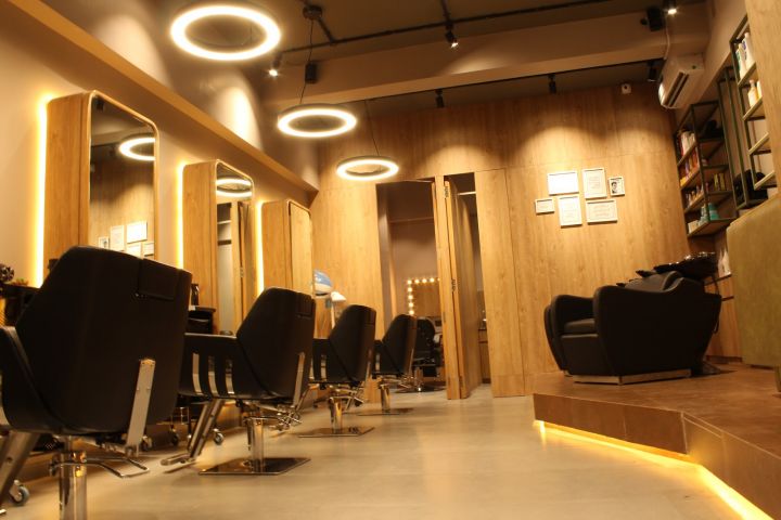 The Venisiya Salon