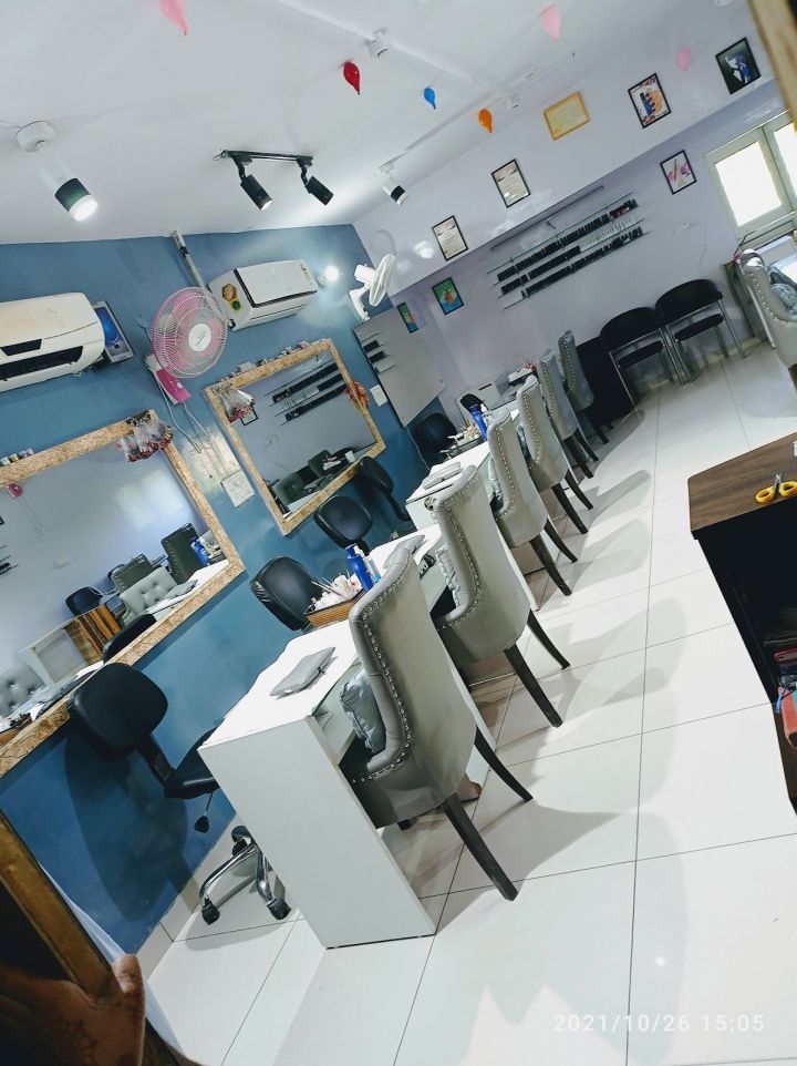 Nail Place