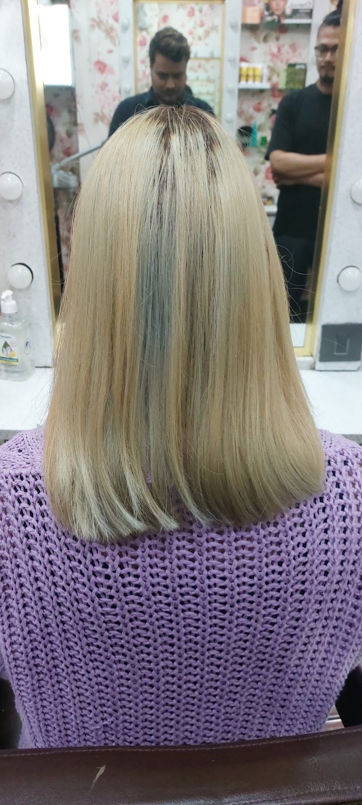 Makeover Unisex Salon