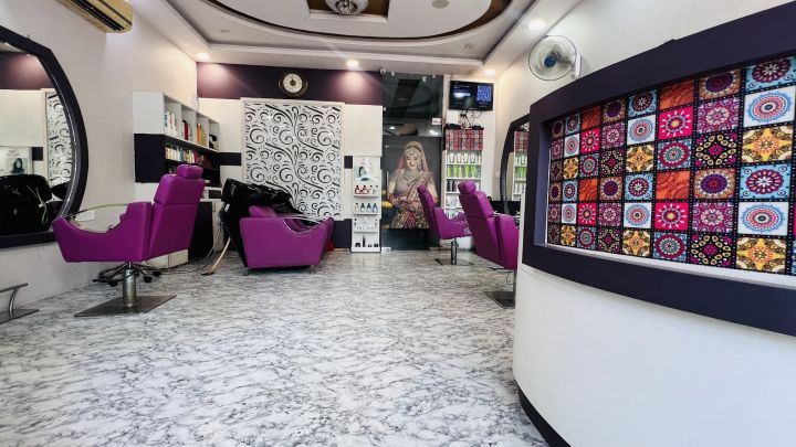 Makeover Unisex Salon & Academy