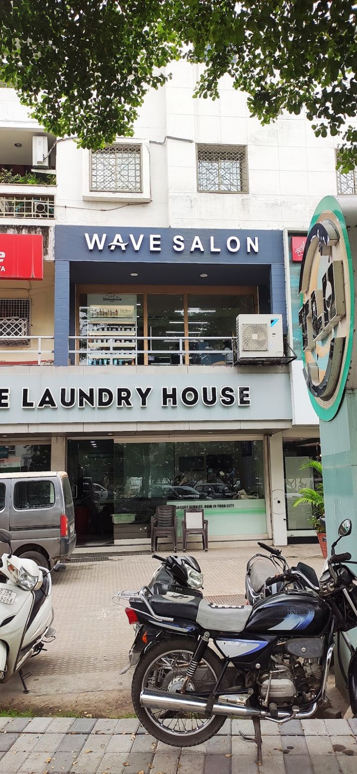 Wave Salon & Academy