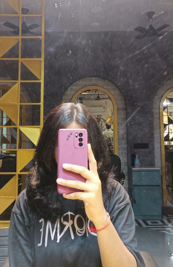Vanshika Beauty Studio Luxury Unisex Salon