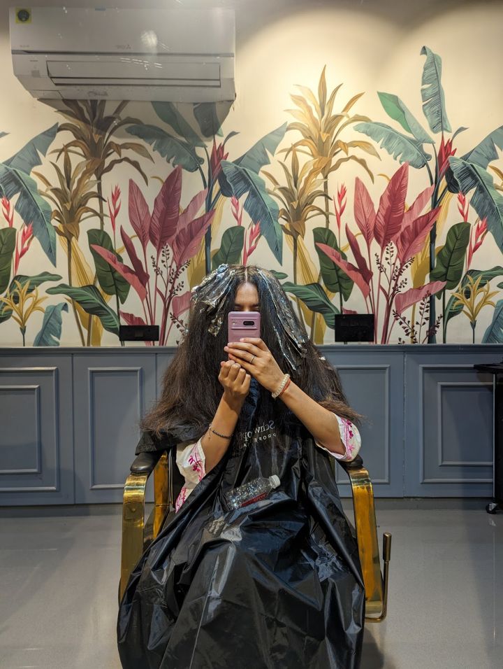 Vanshika Beauty Studio Luxury Unisex Salon