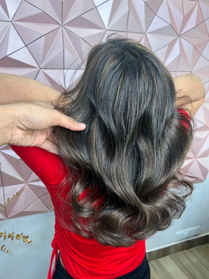 Manisha Tushar Salon & Academy