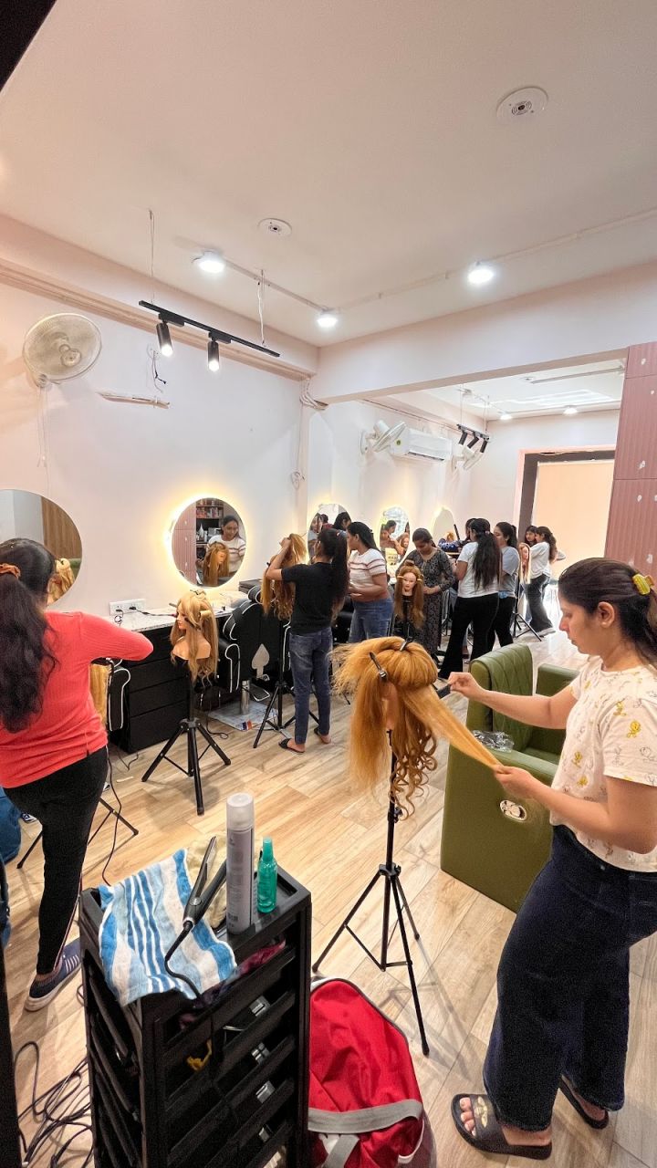 Manisha Tushar Salon & Academy