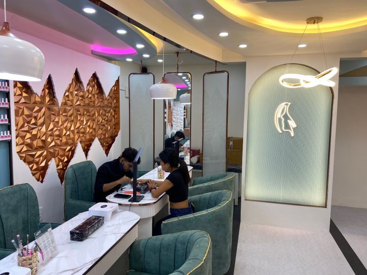 Nail Room