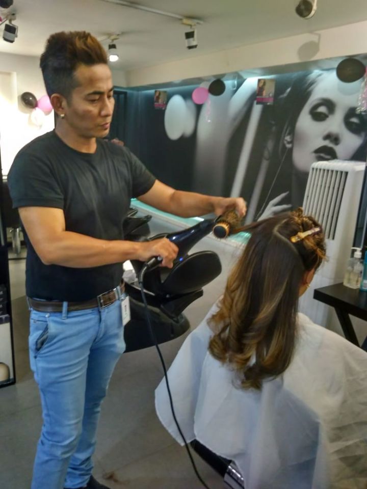 Golden Hive Luxury Unisex Salon