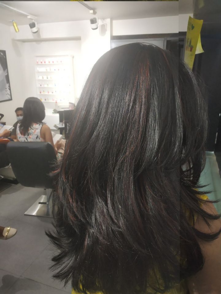 Golden Hive Luxury Unisex Salon