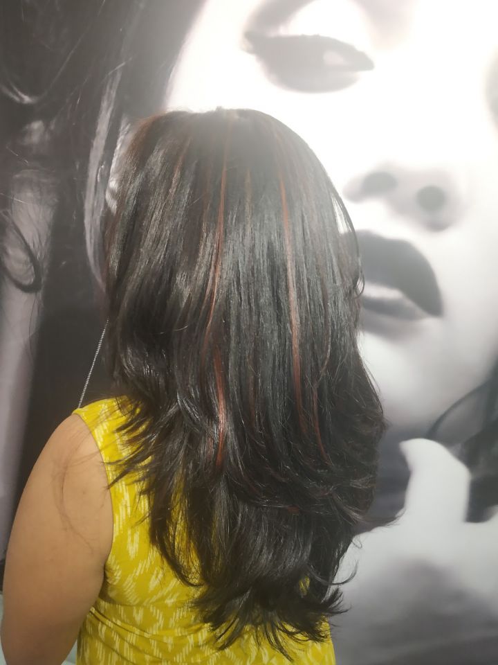 Golden Hive Luxury Unisex Salon