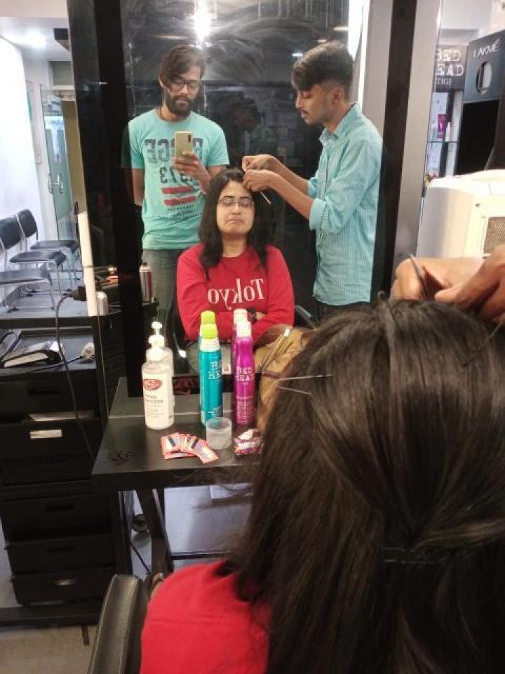 Golden Hive Luxury Unisex Salon
