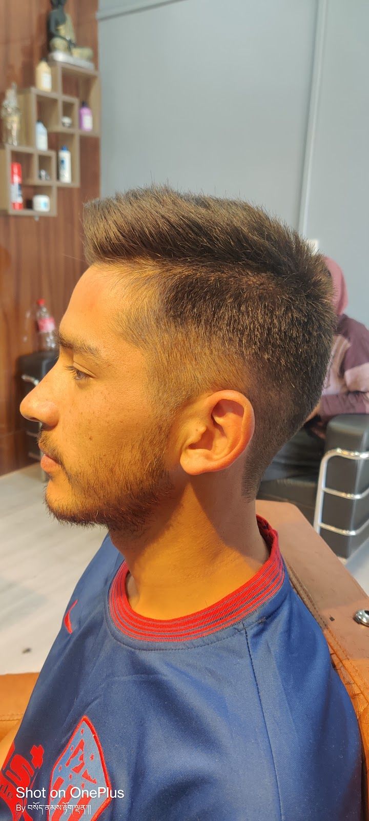 Melong unisex salon