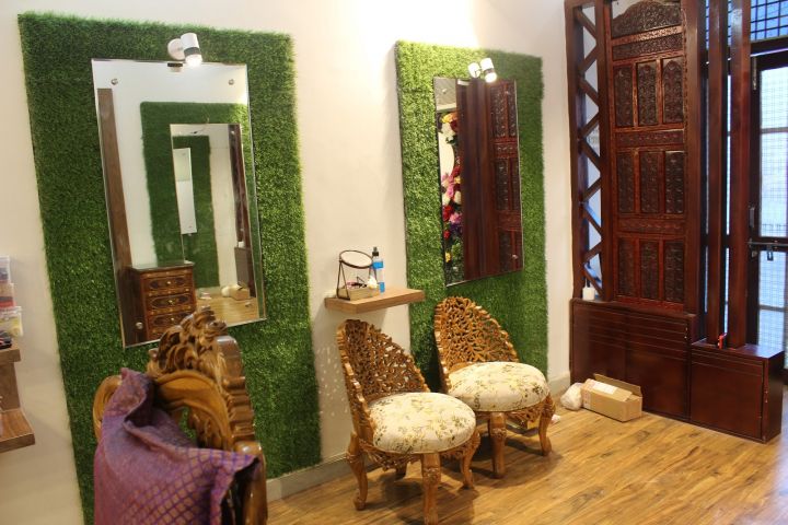 Padmaaksh Salon & Academy