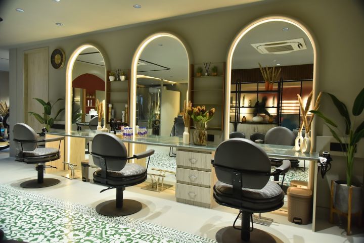 The Top Knot Unisex Salon & Academy