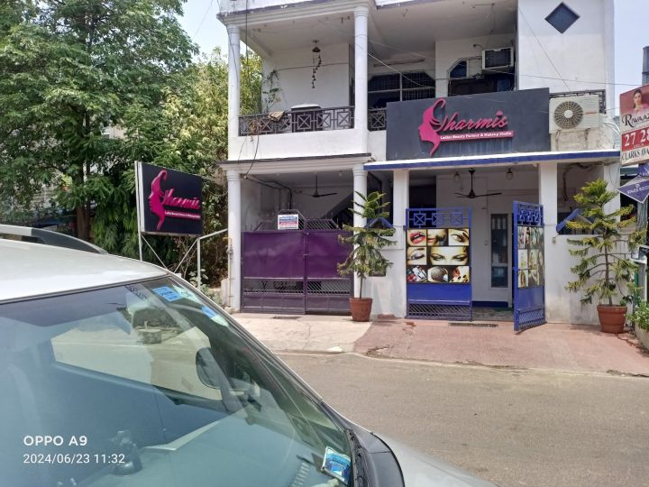 Charmis Ladies Beauty Salon