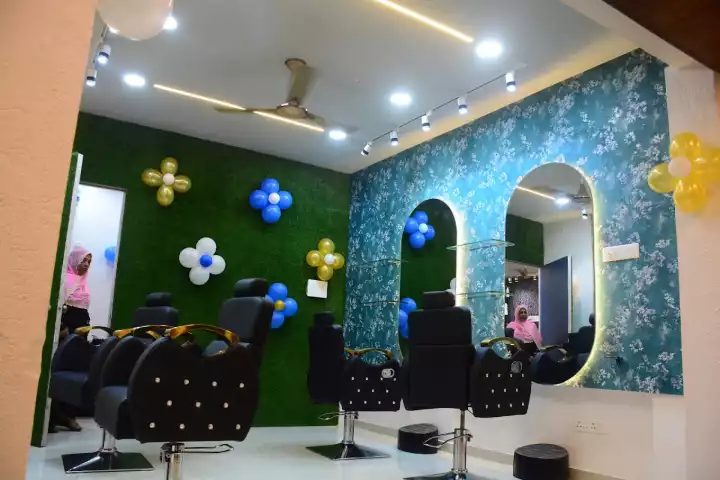 iza Unisex Salon