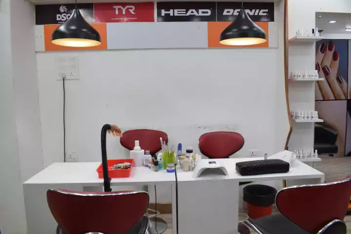 Elle Unisex Beauty Salon