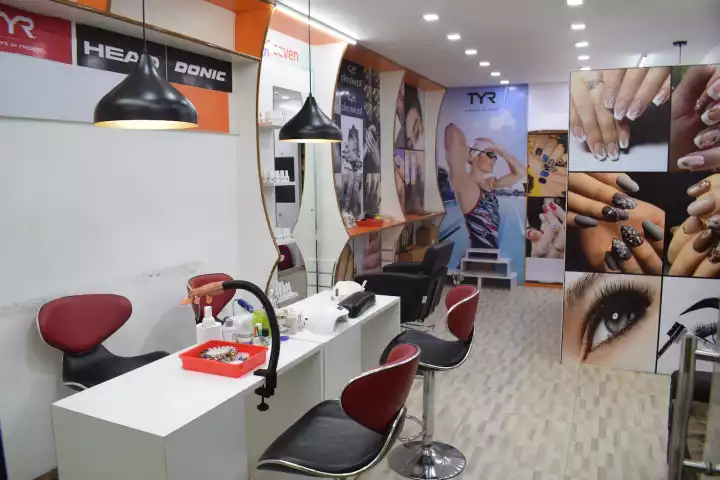 Elle Unisex Beauty Salon