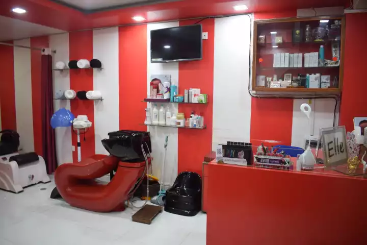 Elle Unisex Beauty Salon