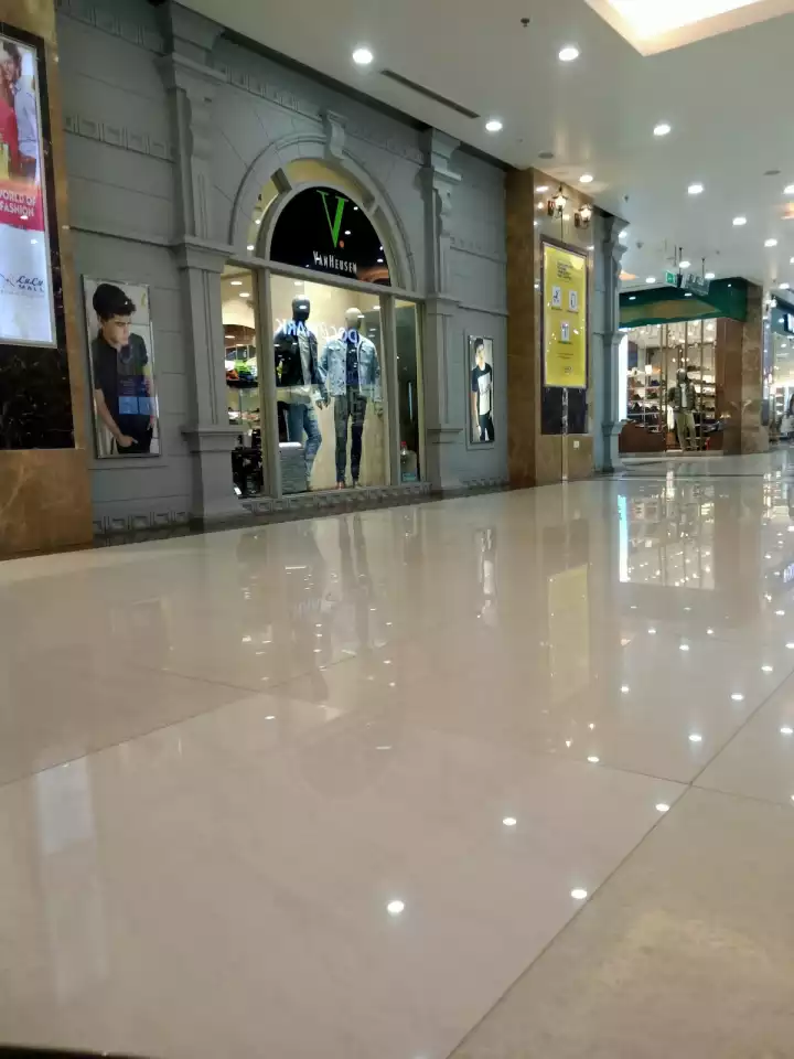 Page 3 Luxury Salon and Spa