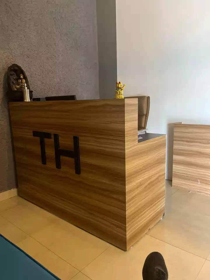 THE HIVE SALON