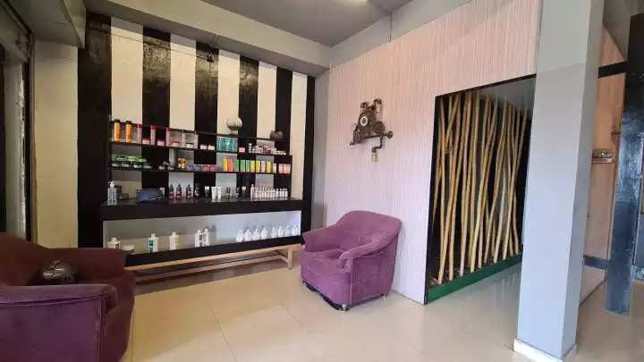 THE HIVE SALON