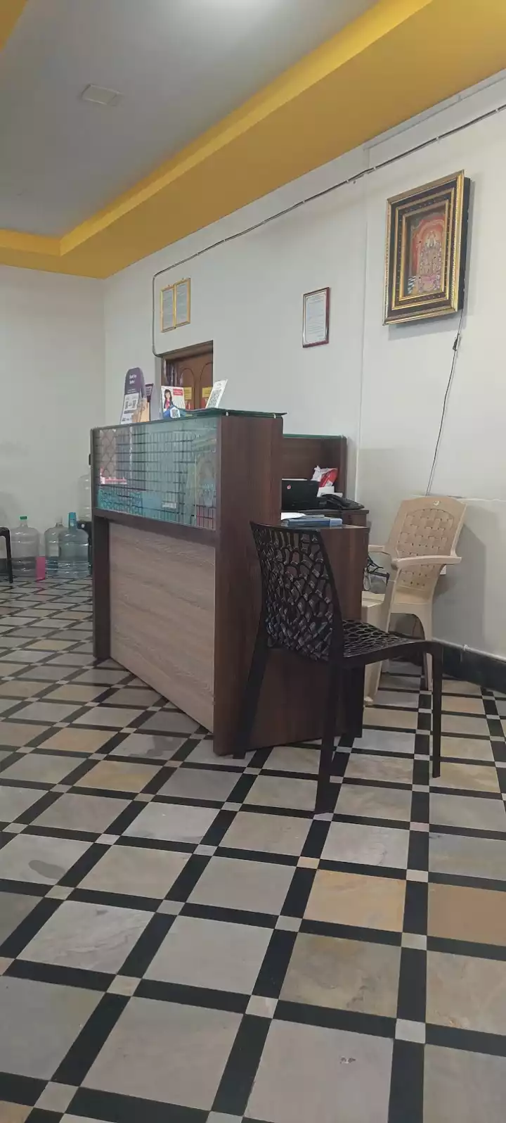 V & V SALON