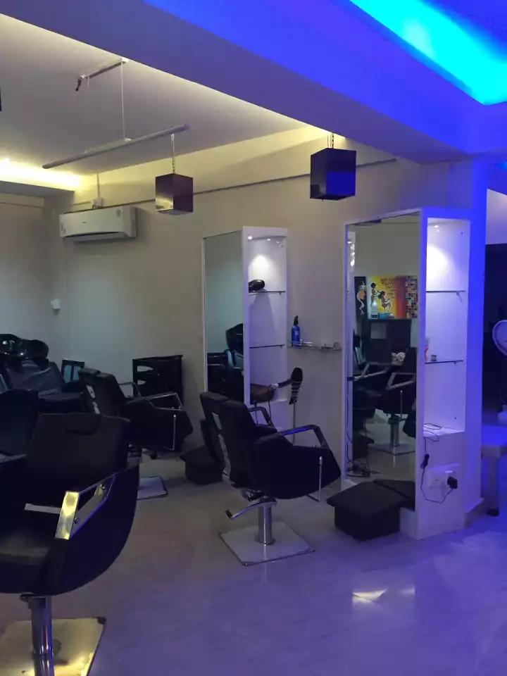 Allure Professional unisex salon