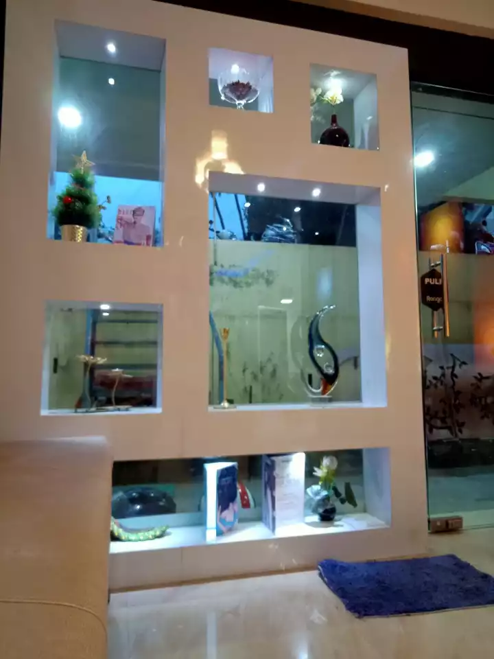 Allure Professional unisex salon