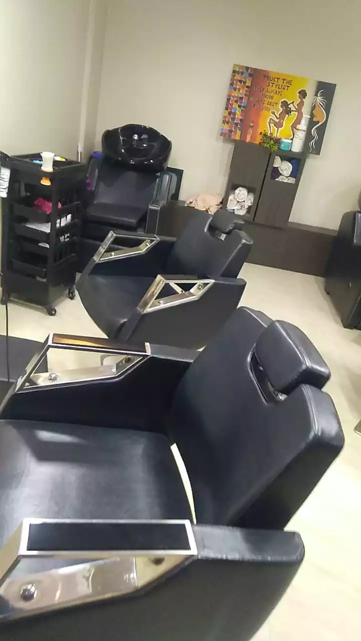 Allure Professional unisex salon